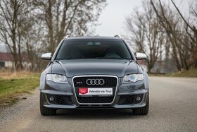 Audi RS4 4.2 V8 - 2