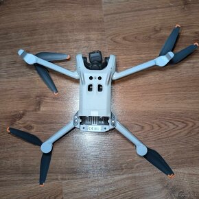 Dron DJI Mini 3 telo - 2