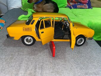 Škoda 100L 1:8 - 2