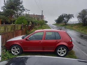 VW Golf IV 2.3 V5 - 2