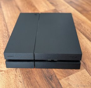 Sony Playstation 4 - 500GB - 2