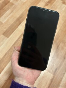 Nefunkční iPhone 11 64 GB - 2