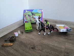 Schleich koník a zvířátka kempují - 2