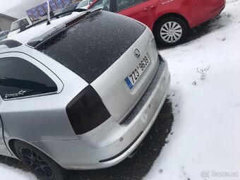 Motory a náhradní díly. - 2