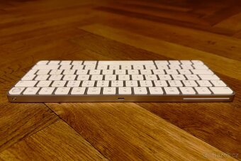 Apple Magic Keyboard s Touch ID, česká verze, bílá - 2