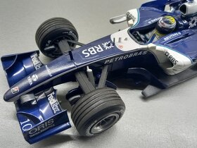 F1 WILLIAMS COSWORTH FW28 NICO ROSBERG HOTWHEELS 1:18 - 2