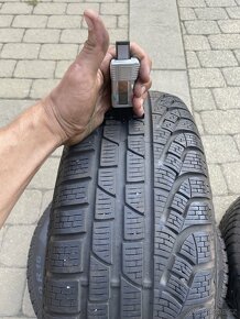 Zimní sada pneu Pirelli/Vredestein 205/60/16 - 2