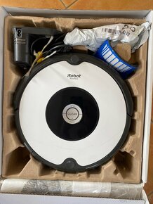 Robotický vysavač iRobot Roomba 605 - 2