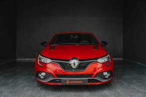 RENAULT Megane-RS-Trophy-Facelift-manuál-1.m-R19 - 2