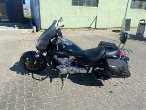 Suzuki Intruder 1800 R2 - 2