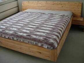Nová smrková masivní dřevěná postel manželská - 2