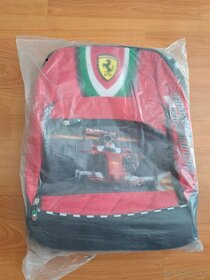 Prodám zcela nový školní batoh Ferrari Multipocket - 2