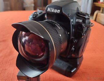 NIKON D700 + grip - 2