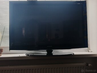 Prodám starší TV Samsung 42" 107cm LCD - 2