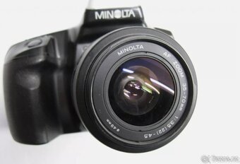 MINOLTA DYNAX 300si s přídavným bleskem 9Xi+2000xi. . - 2