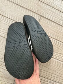 Pantofle adidas vel 35 - 2