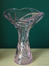 broušená křišťálová váza růžová - 2