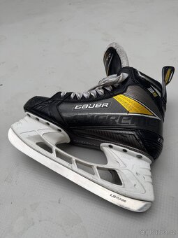 brusle Bauer Supreme 3SPRO velikost 9 fit1 - 2