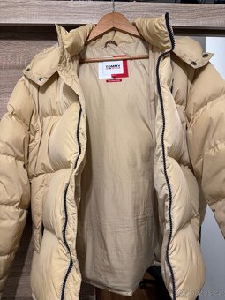 Tommy Jeans ALASKA PUFFER (písková) - 2