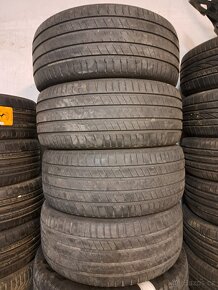 275/45R20 - 2