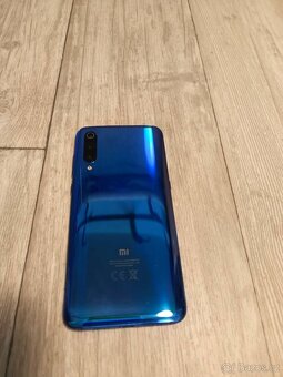 Xiaomi Mi 9 LTE 64GB modrá - 2