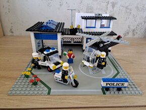 Lego 6384 Policejní stanice 1983 - 2