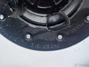 Středové kryty kol Volkswagen 7H0601151C,2k0601169 - 2