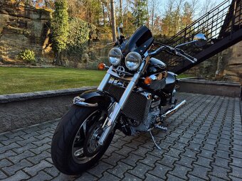 Triumph Rocket III Classic - SUPER STAV - 8 500 MPH 169.900, - 2