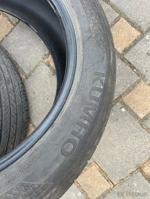 Pneu 225/55 R19 - 2