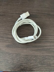 iPhone sluchátka, redukce, nabíjecí kabel, ochranné sklo - 2