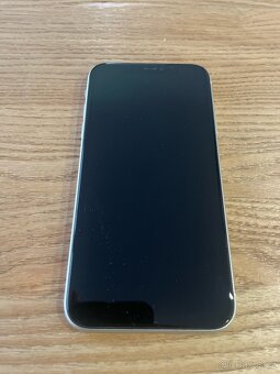 iPhone 11 64GB - 2