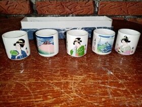 Porcelánové malé šálky s gejšou a japonskými motivy - 2