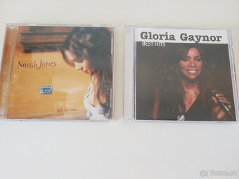 CD  Norah Jones, S.Lesbiens, Dido, Boney M, Gloria Gaynor - 2