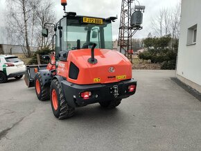 Nakladač Kubota R090 - 2