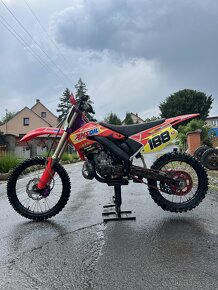 Prodam honda cr 250 r 2001 . Yamaha r6 2001 .suzuki 250 rm 1 - 2