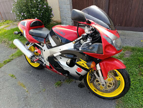 Suzuki GSX-R 750 - 2