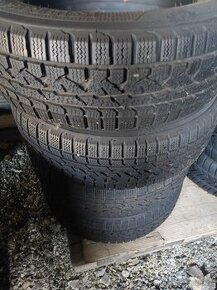 215/60 R17 96H zimní kumho - 2