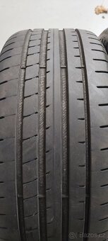 Sada 235/45/18 Goodyear Eagle F1, DOT 3221, 6.3mm-6.0mm. - 2