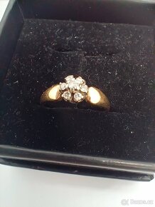 Zlatý prsten s diamanty; 2,28g, 57mm - 2