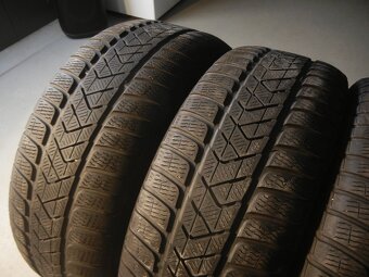 Zimní pneu Pirelli 245/45R19 - 2