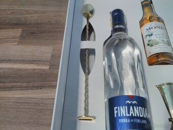 Koktejlová sada Kinley + Finlandia vodka - párty set - 2