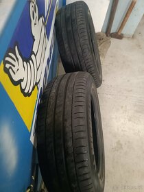 Michelin 215/60/17 - 2