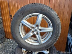 Prodám sadu zimních pneu 235/60R16 - 5x108 - DOT3223 - 2