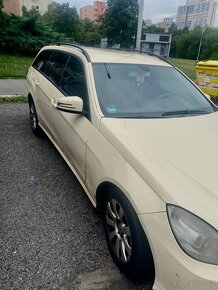 Mercedes Benz E - 2