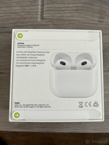 Apple AirPods 2021 MagSafe Charging case - 2