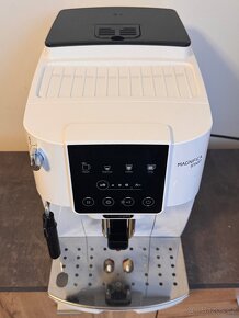 DeLonghi Magnifica Start ECAM 220.20.W - 2