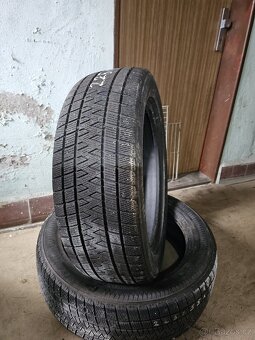 Prodám zimní pneu Gripmax 225/55 R19 - 2