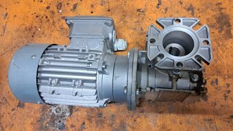 Prodám motor s převodovkou 0.18kw - 2