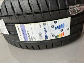 4x Nové Michelin Pilot Sport 4s 225/35 R 19 88Y - 2