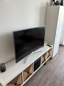 REZERVACE Prohnutá televize Smart TV LED Samsung 50” (127cm) - 2